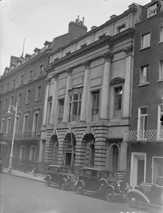 Framed Print : The Queens former London home in Bruton Street, is included in 20 famous Mayfair