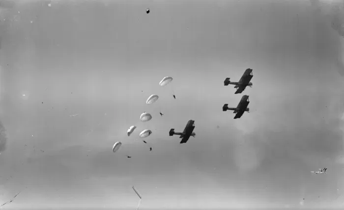 Framed Print : RAF Pageant at Hendon. Six parachutists leaving three RAF Vickers Vimy bombers Framed Print : RAF Pageant at Hendon. Six parachutists leaving three RAF Vickers Vimy bombers