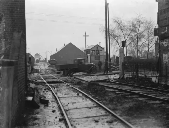 Framed Print : Railway and road repairs taking place at Westwood Erith, London. 1937