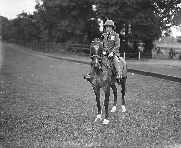 Ranelagh horse and pony show. Miss Rosalind Cubitt. 1930