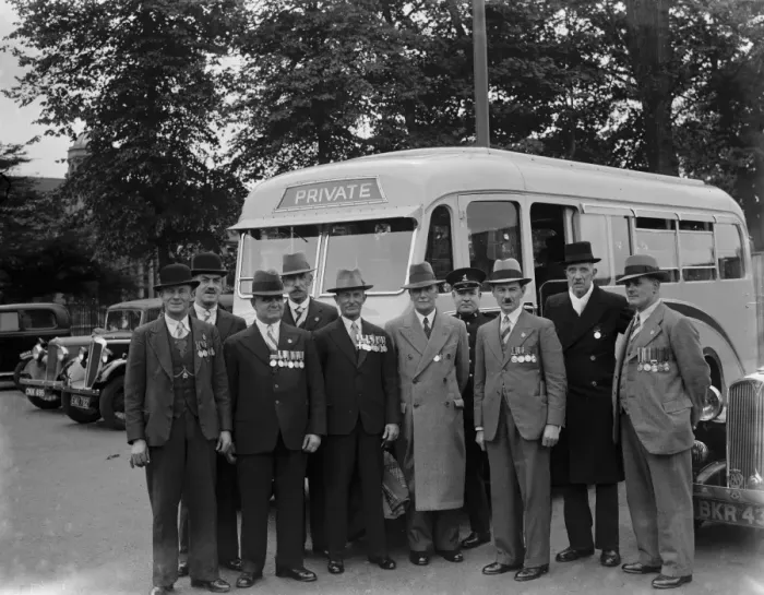 Framed Print : The Reserves 2 West Kent Regiment leave for Shorncliffe. 26 May 1937