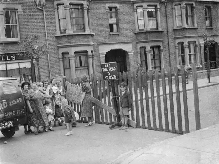 Framed Print : Residents of a street in Plumstead stage a small demonstration in reaction to how Framed Print : Residents of a street in Plumstead stage a small demonstration in reaction to how