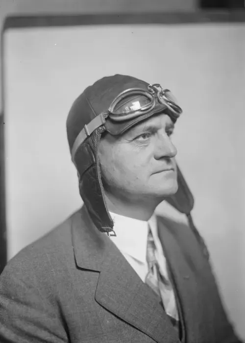 Framed Print : Retired American business man to fly round the world. Mr George H Storck. 7 September Framed Print : Retired American business man to fly round the world. Mr George H Storck. 7 September