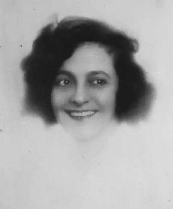 Framed Print : Returning to the London stage on 12 th September, Miss Elsie Janis, who will Framed Print : Returning to the London stage on 12 th September, Miss Elsie Janis, who will