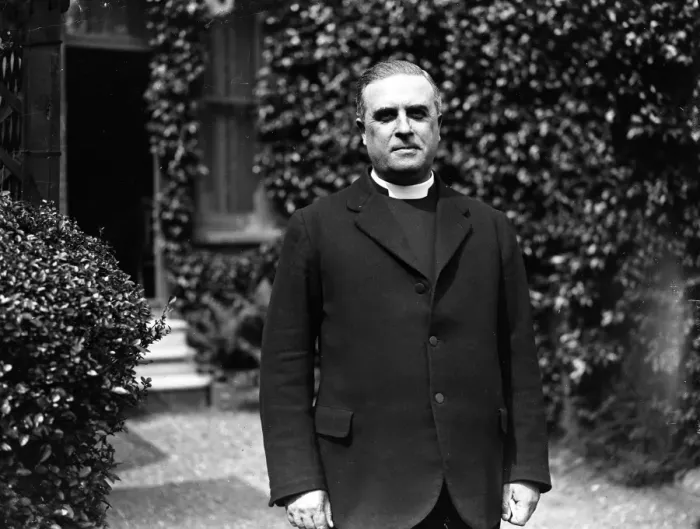 Framed Print : The Reverend G Stanley Russell, pastor of the Clapham Congregational Chapel, who Framed Print : The Reverend G Stanley Russell, pastor of the Clapham Congregational Chapel, who