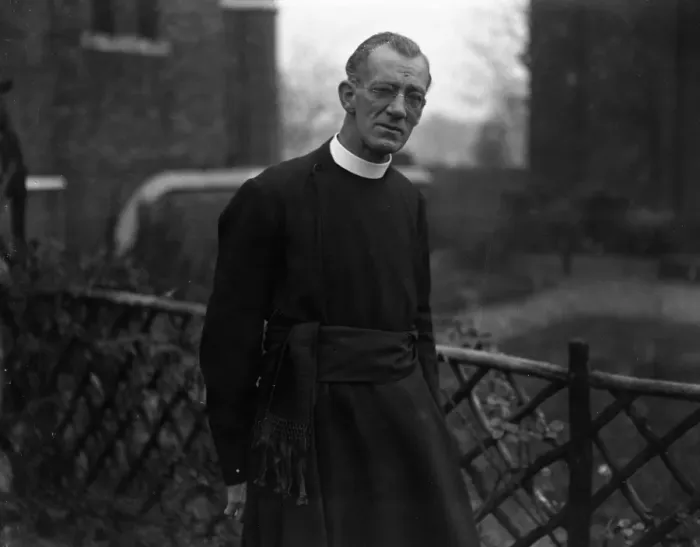 Framed Print : The Reverend William Evans, vicar of St Peters Church, De Beauvoir Square, London