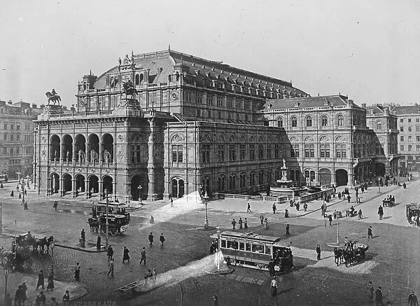 The riots in Vienna. The Town Hall, Vienna. 15 July 1927
