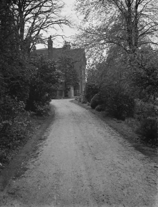 Framed Print : Riseley maternity home in Horton Kirby. The entrance driveway. 1938 Framed Print : Riseley maternity home in Horton Kirby. The entrance driveway. 1938