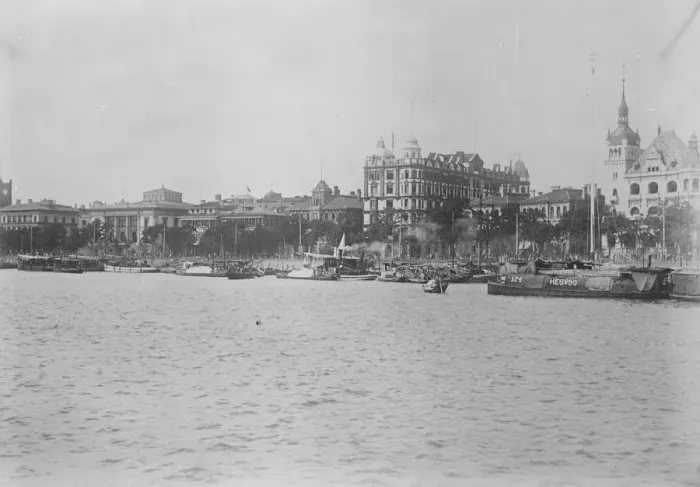 Framed Print : The river front Shanghai, China December 1921 Framed Print : The river front Shanghai, China December 1921