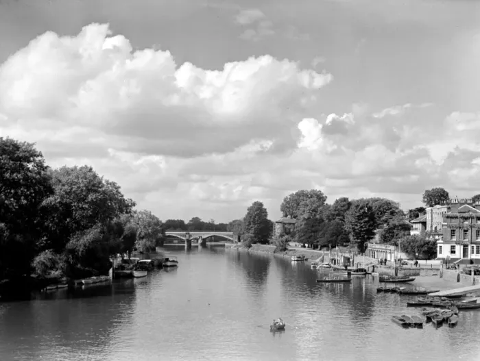 Framed Print : The river Thames at Richmond, London, England. 1950s Framed Print : The river Thames at Richmond, London, England. 1950s