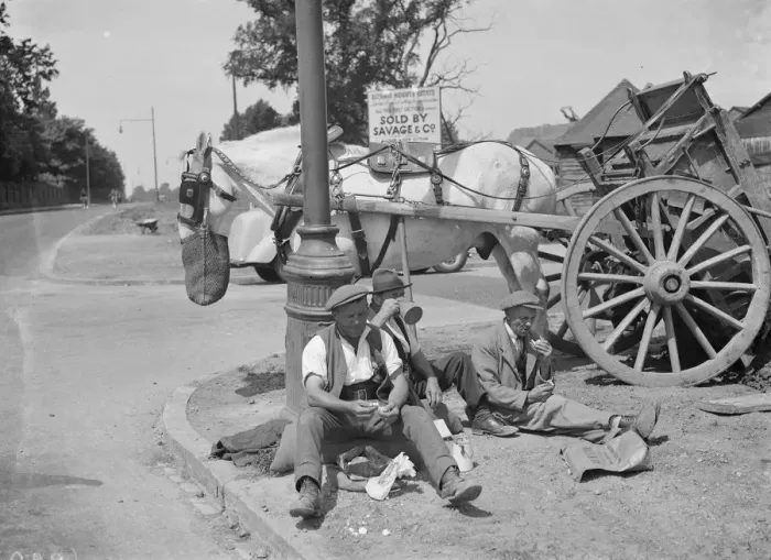Framed Print : Road men taking tea in Eltham. 14 July 1937 Framed Print : Road men taking tea in Eltham. 14 July 1937