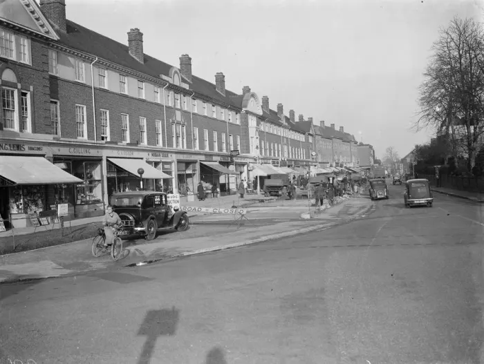 Framed Print : Road repair on Orpington High Street, Kent. 1938 Framed Print : Road repair on Orpington High Street, Kent. 1938