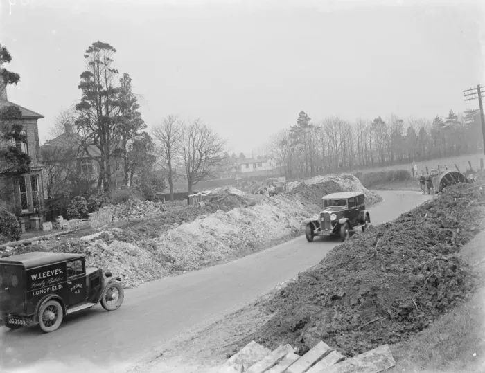 Framed Print : Road widening taking place in Wrotham, Kent. 1937 Framed Print : Road widening taking place in Wrotham, Kent. 1937