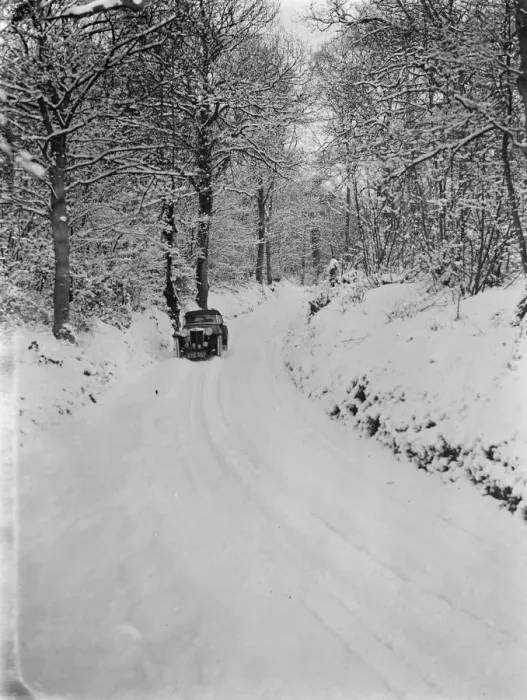 Framed Print : Roads covered in snow in Kingsdown, Kent. 1938 Framed Print : Roads covered in snow in Kingsdown, Kent. 1938