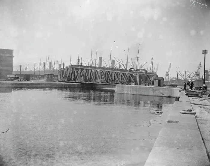 Framed Print : Royal Albert Docks. New South Extension The new swing bridge at the passage between