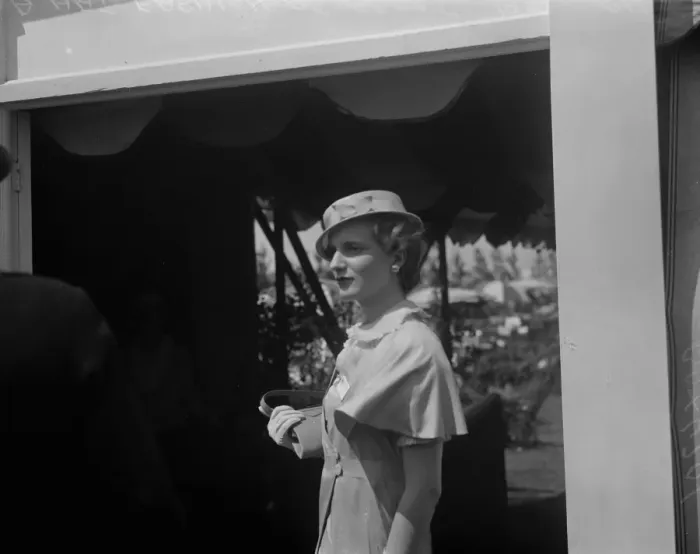 Framed Print : Royal Ascot opens. A hat fashion on the opening day. 14 June 1932 Framed Print : Royal Ascot opens. A hat fashion on the opening day. 14 June 1932
