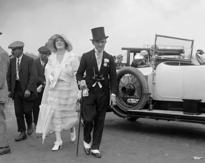 Framed Print : At the Royal Ascot race meeting - Actors, Miss Mabel Russell with Mr Nelson Keys Framed Print : At the Royal Ascot race meeting - Actors, Miss Mabel Russell with Mr Nelson Keys