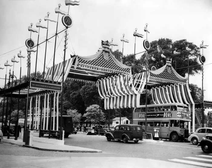Framed Print : The Royal Borough Decorated For Coronation Elaborate decorations span the roadway Framed Print : The Royal Borough Decorated For Coronation Elaborate decorations span the roadway