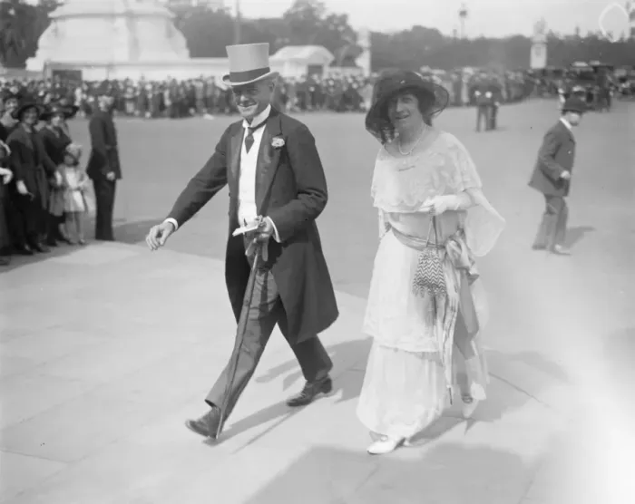 Framed Print : Royal Garden Party at Buckingham Palace. Sir George and Lady Hamilton arriving