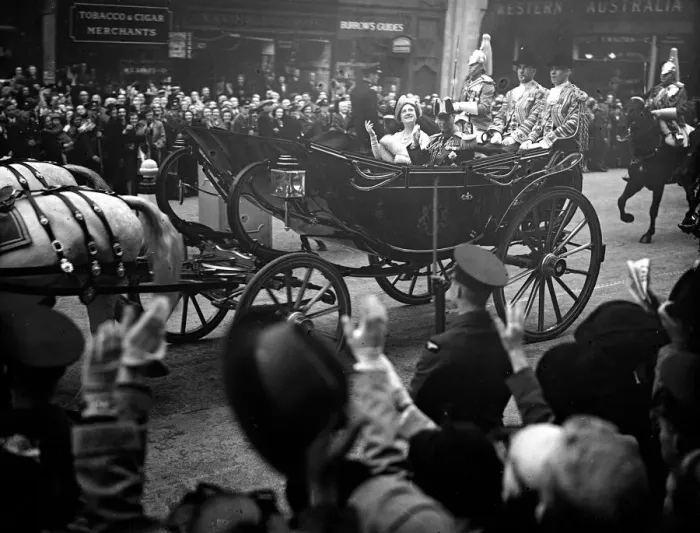Framed Print : The Royal tour of Canada and the USA by King George VI and Queen Elizabeth, 1939 Framed Print : The Royal tour of Canada and the USA by King George VI and Queen Elizabeth, 1939
