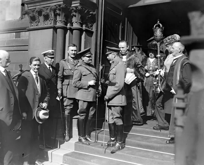 Framed Print : Royal Tour of the West Riding. His Majesty talking to Major Dunning an American Officer Framed Print : Royal Tour of the West Riding. His Majesty talking to Major Dunning an American Officer