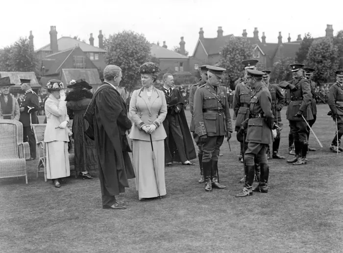 Framed Print : Royal visit to Bedford. Queen talking to the Headmaster of Bedford School Framed Print : Royal visit to Bedford. Queen talking to the Headmaster of Bedford School