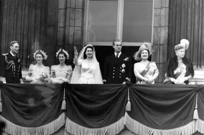Framed Print : The Royal Wedding 1947 On the balcony with Princess Elizabeth are left to right: HM The King Framed Print : The Royal Wedding 1947 On the balcony with Princess Elizabeth are left to right: HM The King