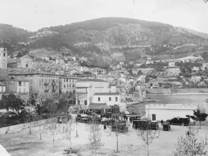 Framed Print : The Royal yacht expected to put in at the Villefranche harbour to await the King Framed Print : The Royal yacht expected to put in at the Villefranche harbour to await the King