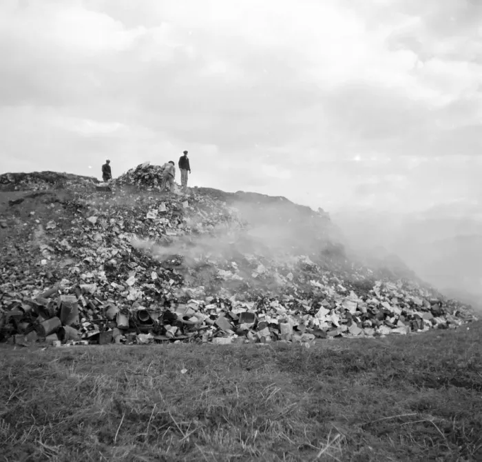 Framed Print : Rubbish dump at Ruxley Corner, Kent. 10 October 1936 Framed Print : Rubbish dump at Ruxley Corner, Kent. 10 October 1936
