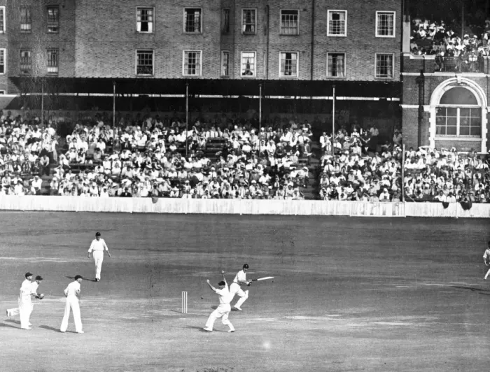 Framed Print : Scene during the fifth and final test match between England and South Africa Framed Print : Scene during the fifth and final test match between England and South Africa