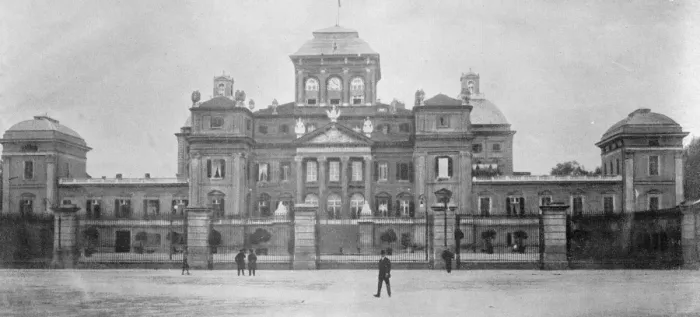 Framed Print : Scene of the next weeks Royal wedding. The Palace at Racconigi, the favourite Framed Print : Scene of the next weeks Royal wedding. The Palace at Racconigi, the favourite