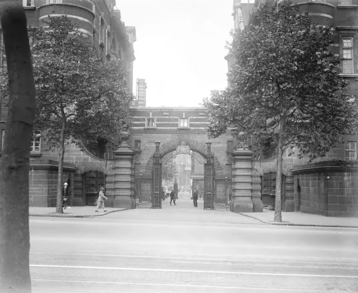 Framed Print : Scotland Yard June 1922