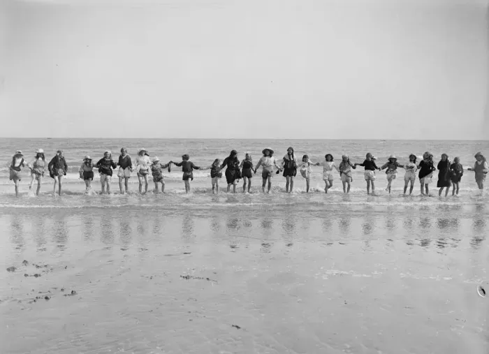 Framed Print : Seaside scenes at Hastings. Early 20th century Framed Print : Seaside scenes at Hastings. Early 20th century