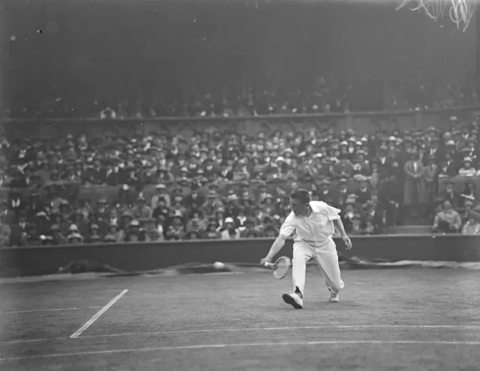 Framed Print : Semi final of the mens singles at Wimbeldon Williams in play against Lacoste 3 Framed Print : Semi final of the mens singles at Wimbeldon Williams in play against Lacoste 3