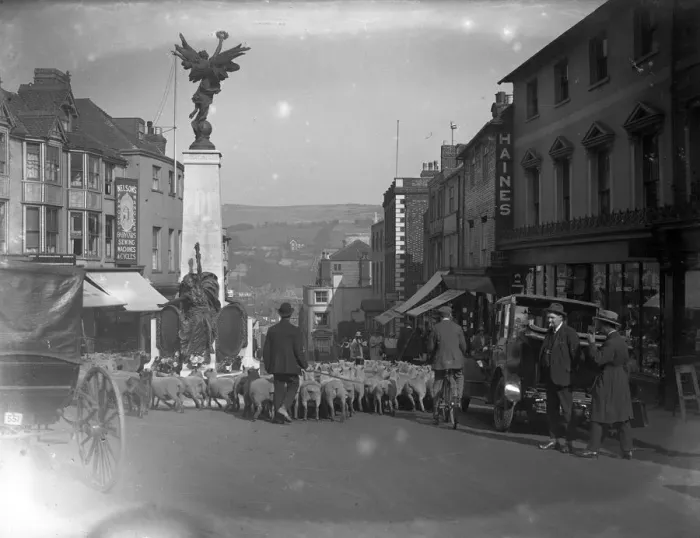Framed Print : Sheep being driven through Lewes High Street, Sussex, during the sheep fair. 1923