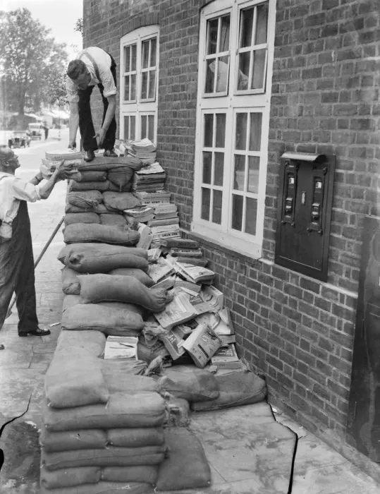 Framed Print : Sidcups General Post Office is being fortified with sandbags and telephone directories Framed Print : Sidcups General Post Office is being fortified with sandbags and telephone directories
