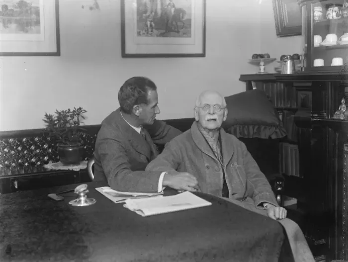 Framed Print : Sir Herbert Barker, the manipulative surgeon, ( left ) and Dr Frederick Axham