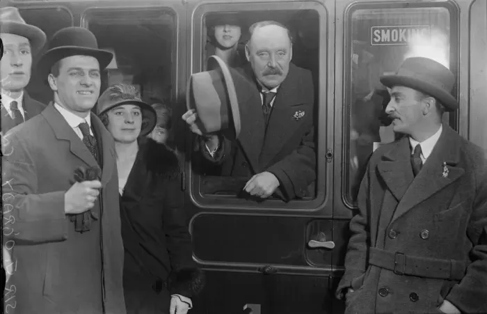 Framed Print : Sir James O Grady Leaves For Tasmania. Sir James O Grady leaving St Pancras Station Framed Print : Sir James O Grady Leaves For Tasmania. Sir James O Grady leaving St Pancras Station