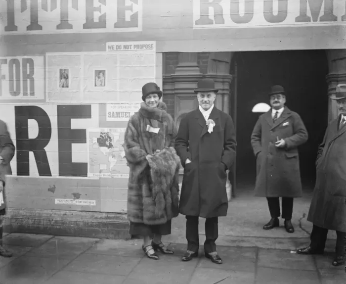 Framed Print : Sir Samuel and Lady Hoare at the Town Hall on Chelsea election polling day. 1924 Framed Print : Sir Samuel and Lady Hoare at the Town Hall on Chelsea election polling day. 1924