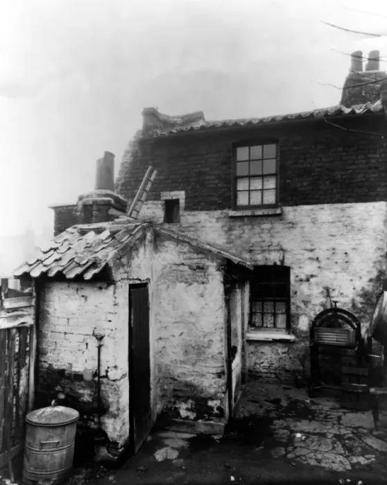 Framed Print : Slums in Halcourt Street, Shoreditch. London East End. 1929 Framed Print : Slums in Halcourt Street, Shoreditch. London East End. 1929