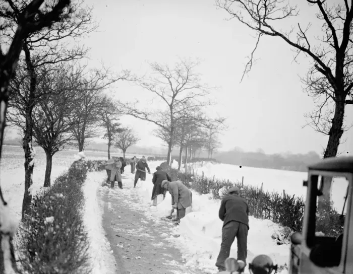 Framed Print : Snow scenes ( clearing away ) Eynsford. 1938 Framed Print : Snow scenes ( clearing away ) Eynsford. 1938