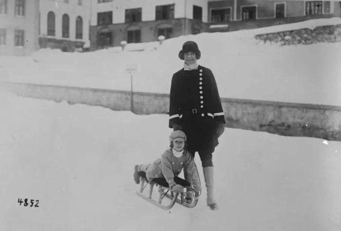 Framed Print : Society at St Moritz. The Hon Mrs Franck Curzon with her little daughter. 5 February Framed Print : Society at St Moritz. The Hon Mrs Franck Curzon with her little daughter. 5 February