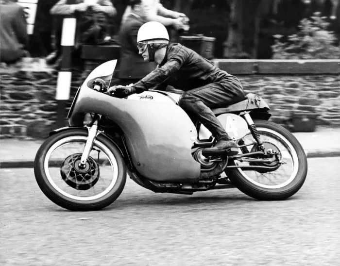 Framed Print : South African Jim Redman at Quarter Uridge on the first lap of the senior TT race