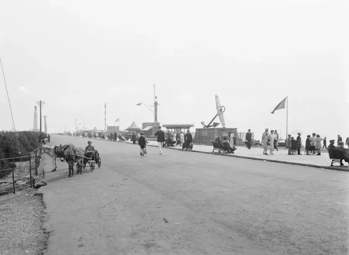 Framed Print : Southsea is a seaside resort located in Portsmouth 1925 Framed Print : Southsea is a seaside resort located in Portsmouth 1925
