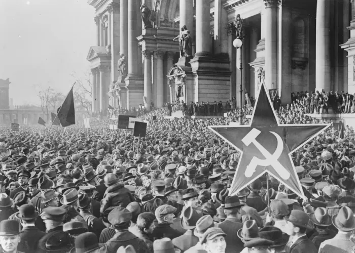 Framed Print : The Soviet Star in Berlin Demonstration in favour of an International united fronts Framed Print : The Soviet Star in Berlin Demonstration in favour of an International united fronts
