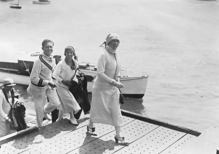 Framed Print : The Spanish Royal family on holiday at Santander. The Queen of Spain and the Duchess