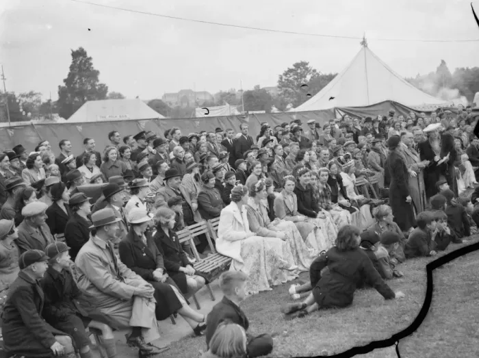 Framed Print : Spectators at the Dartford Carnival in Kent. 1939