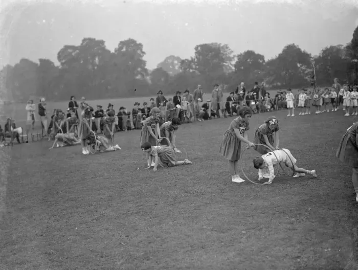 Framed Print : Sports day at Hillside School in Eltham, Kent. The obstacle race Framed Print : Sports day at Hillside School in Eltham, Kent. The obstacle race