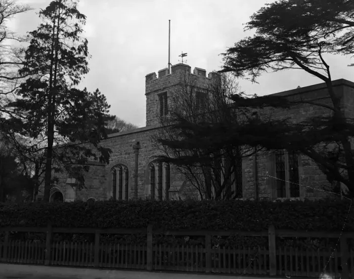 Framed Print : St Marys Parish Church, Finchley, London. 23 November 1932 Framed Print : St Marys Parish Church, Finchley, London. 23 November 1932