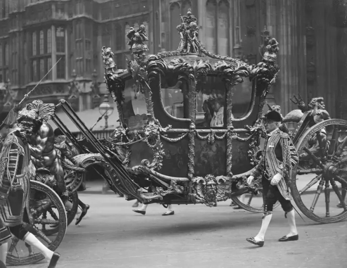 Framed Print : State Opening of Parliament The King and Queen in the State Coach 7 February 1922